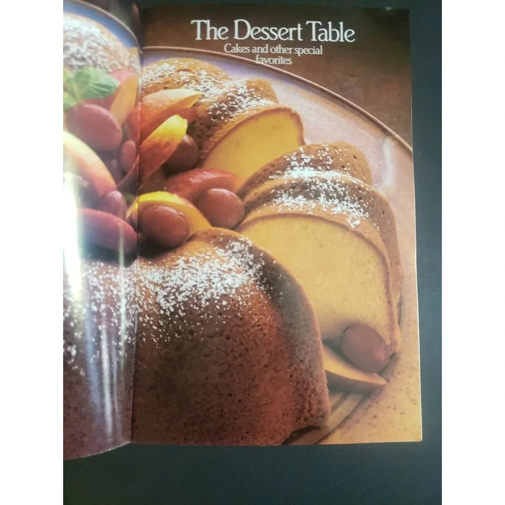 Lovin'‎ From The Oven Generations Of Baking Favorites 1987 Pillsbury Cookbook